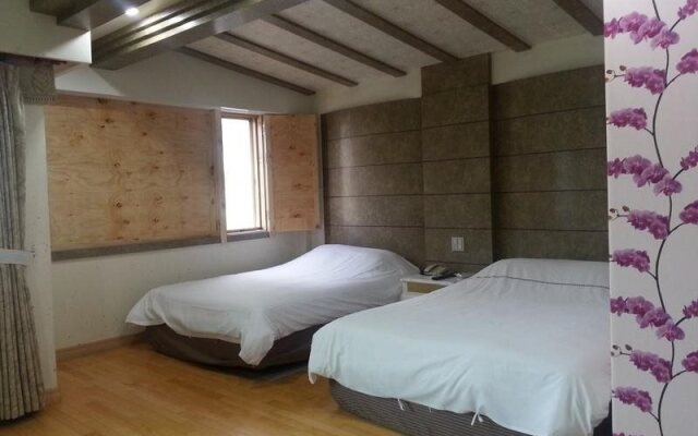 格雷斯旅游酒店(Grace Tourist Hotel)