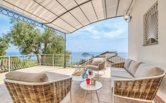 Villa Luce del Sol with Pool - L