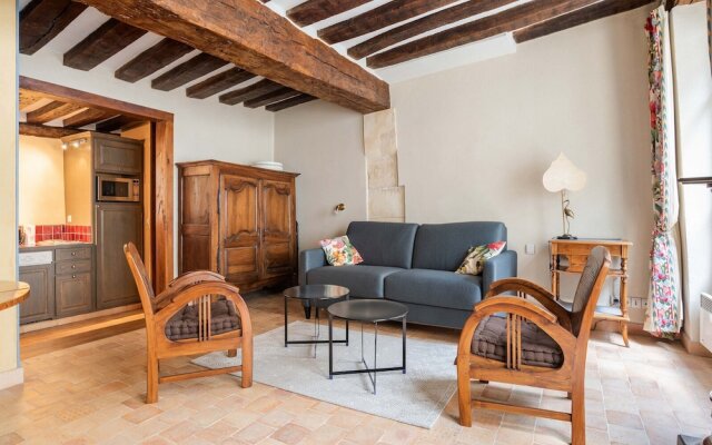 Latin Quarter - Pantheon Studio