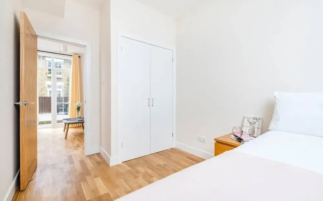 Lovely 2BR Garden Flat in Battersea
