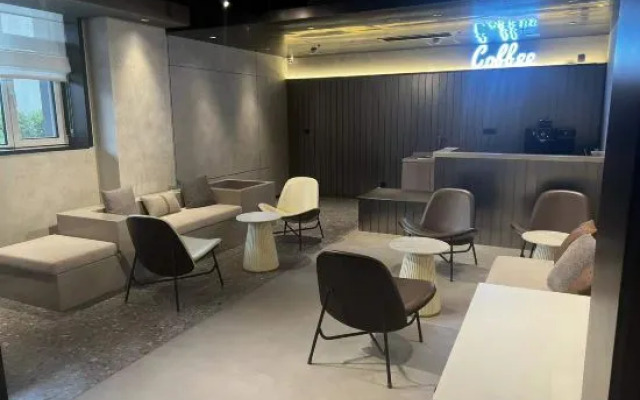 Beijing Zhongguancun Renmin University subway Station Light House Hotel