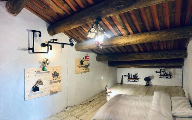 Tomato red classical Homestay