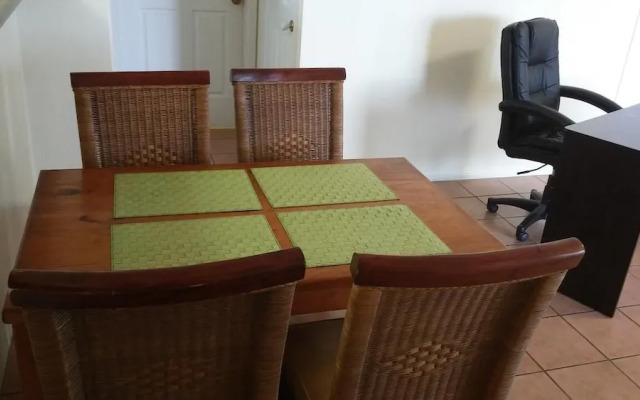 Cairns City Garden Apartment