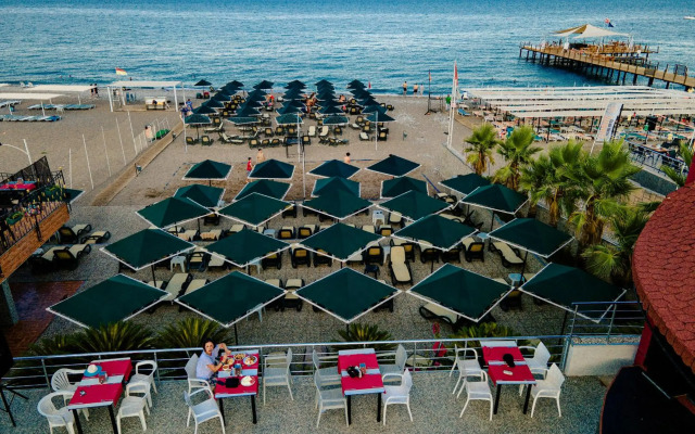 Aleria Belport Beach Hotel