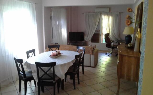 Beachfront home for 8, Kalifteri Beach, Afissos