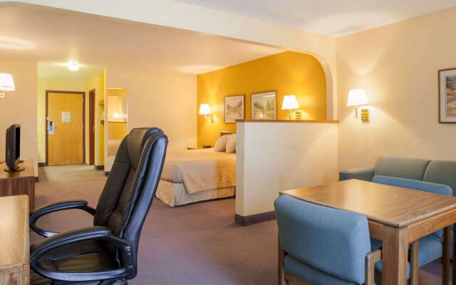 Rodeway Inn & Suites