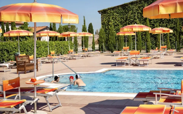 Residence con piscina a Vada A.C WIFI