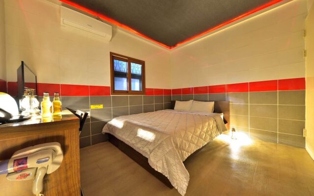 SS Motel