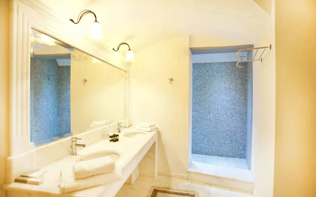 Markezinis Suites