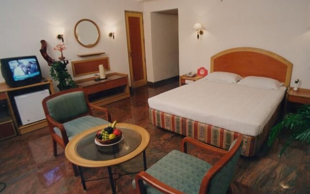 Kamat Lingapur Hotel