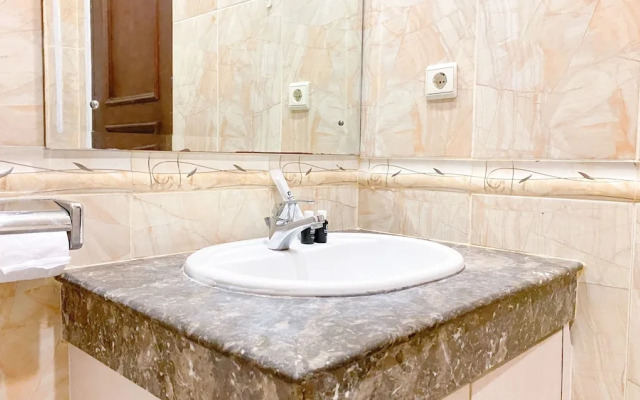 Homey And Comfort Stay 2Br Bellezza Apartment