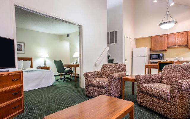 Cloverleaf Suites Columbia