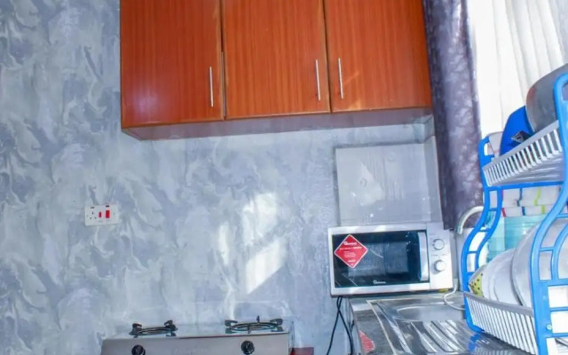 Lux Suites Nataliz Apartments Utawala