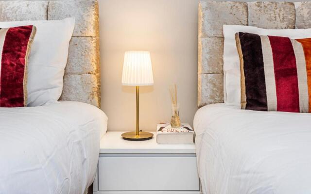 South Woodford 2 Bed En-Suite House