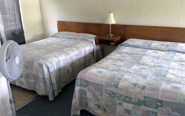 Village Green Motel