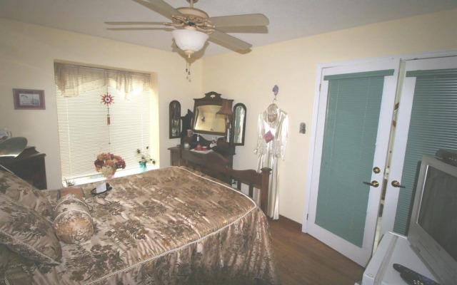 Twin Lakes Retreat Bed and Breakfast