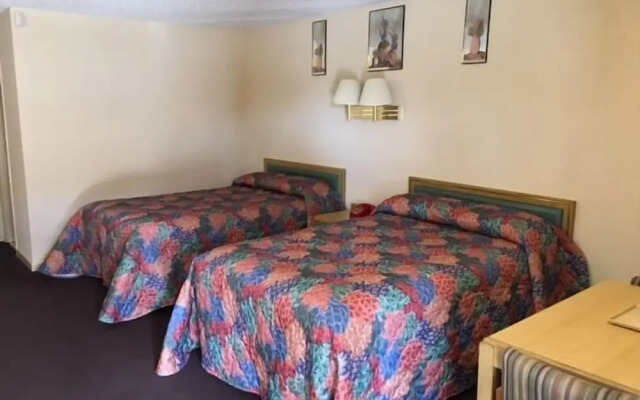 Colonade Motel