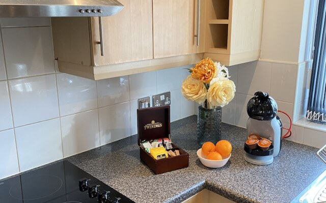 Tudors eSuites Balcony Apartment