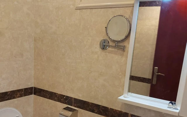 OYO 617 Rose Plaza Hotel