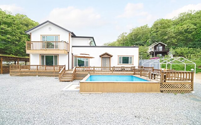 Yeoju Midmi Pension