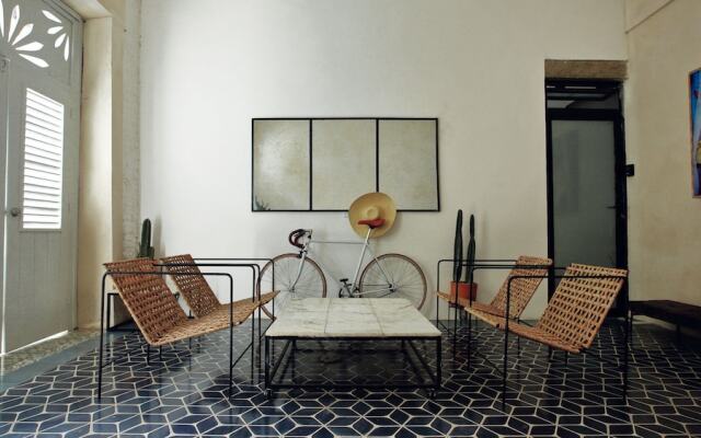 FIXIE LOFTS - Colonial Villa Suites with Pool