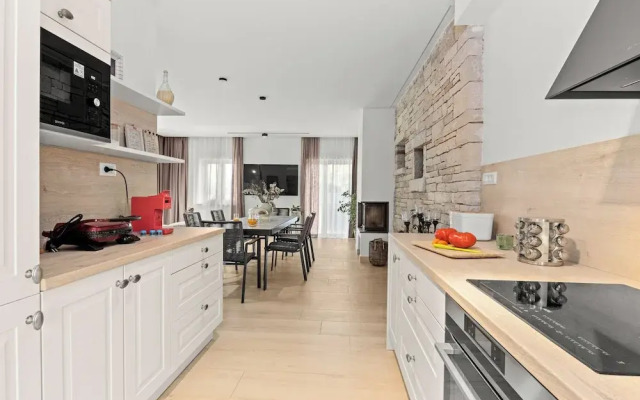 Casa Dika Pool & Lounge