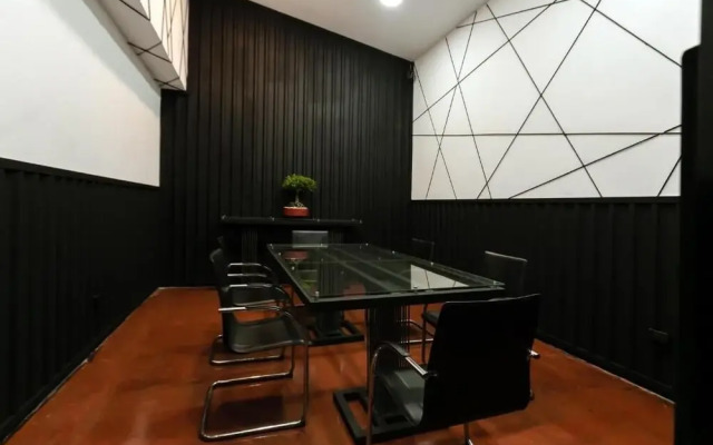 D la Torre Hotel