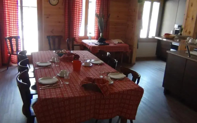 Chalet Suisse