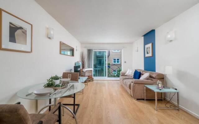 Luxury 1 Bed Apartment Close To Excel & o2
