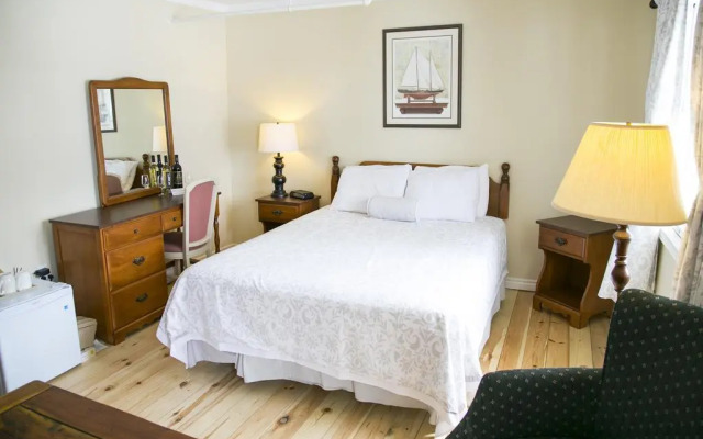 Lane's Privateer Inn