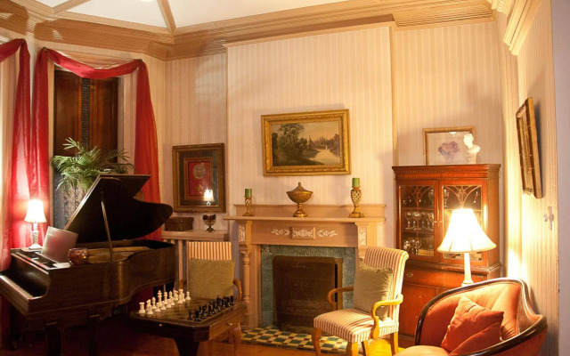 Chipman Hill Suites on Sydney