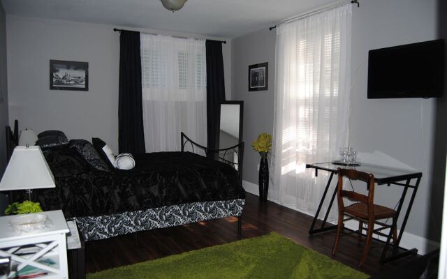 Ascendence Halifax Bed & Breakfast