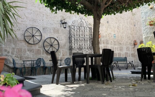 Los Tambos - Colonial