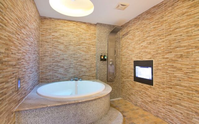Shihua Motel
