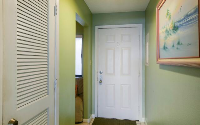 Land's End 204 Building 9 Beachfront Condo / Updated / Gated