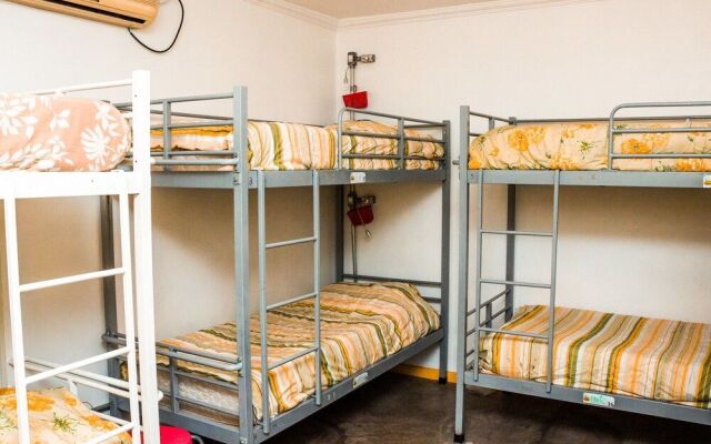Hostel Alice