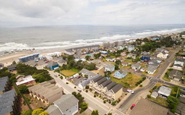 The White Turtle - 2 Br Townhouse