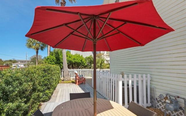 Lemon Drop Inn - 1938195