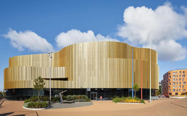 Modern and spacious Swansea centre apartment