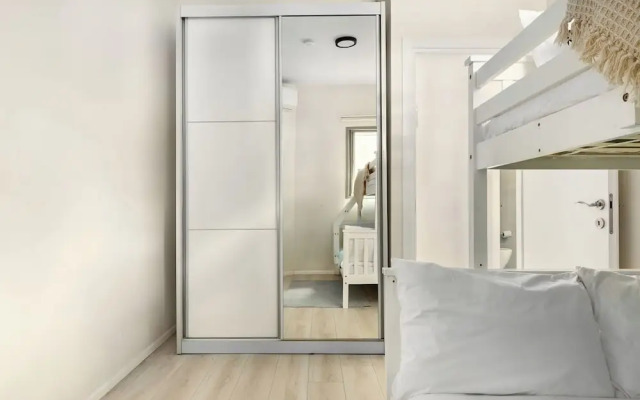 Netanya Beach Pool Studio by Sea N' Rent