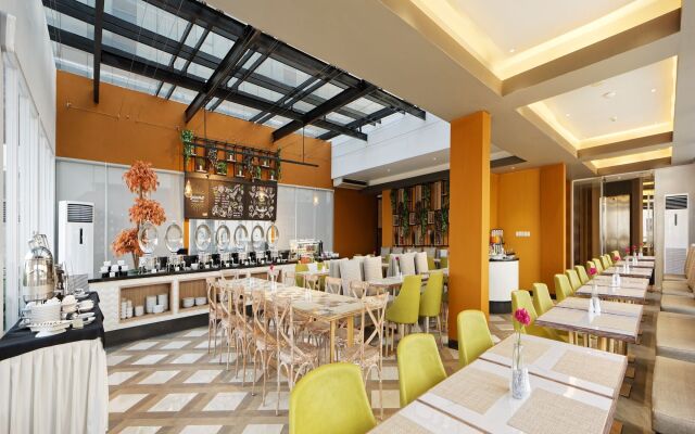 MaxOneHotels.com at Platinum Hayam Wuruk Jakarta