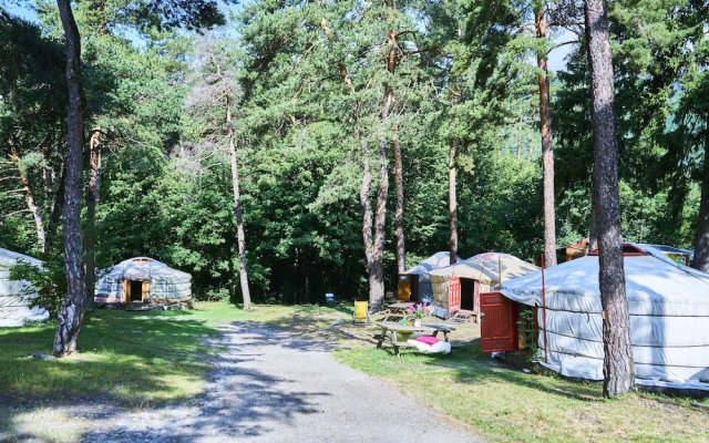 Yourtes Camping Le Reclus