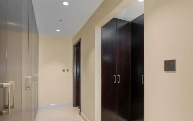 Massive 2 Bedroom with Palm View Balqis