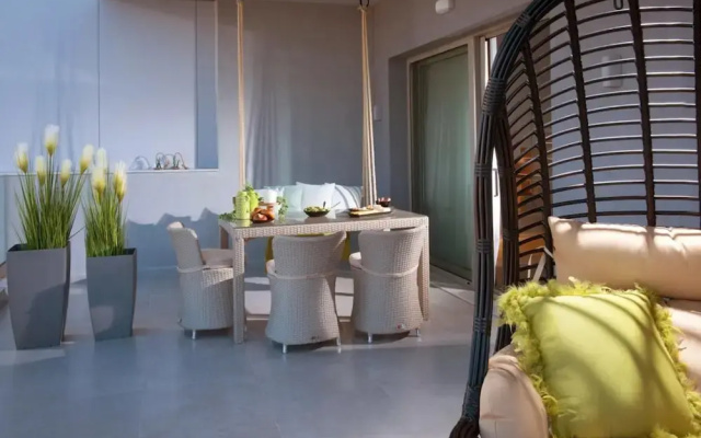 Knossos Palace by Luxury Living Apartments