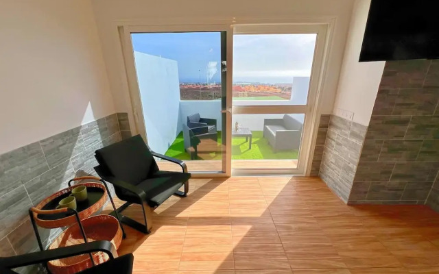 Sea View Bungalow with Communal Pool