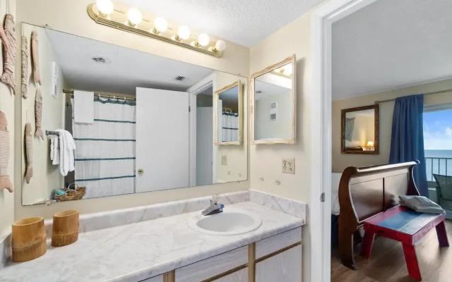 Moonspinner by Book That Condo