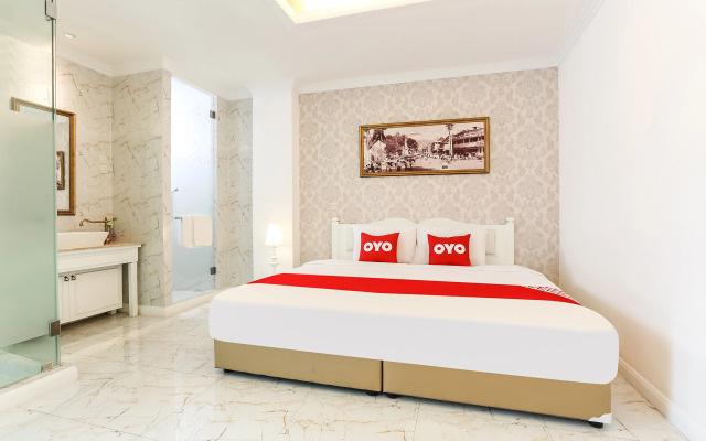 B2 Riverside Colonial Hotel