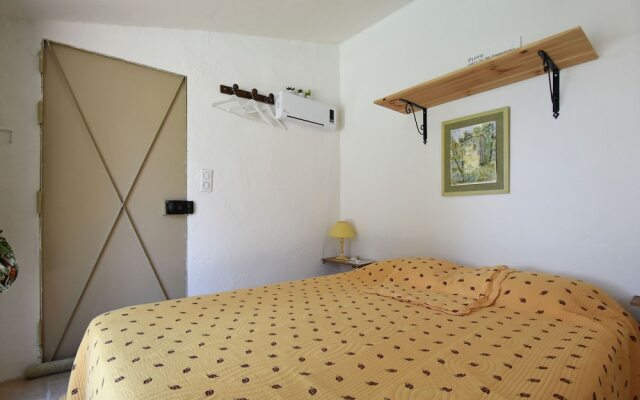 Charming Villa in Lauris South of France with Private Pool