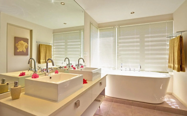Cape Point Seafront Suites & Penthouse with LOV