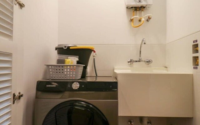 w Spectacular 1BR With Balcony in Miraflores